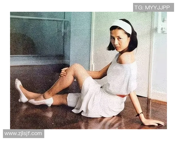 足球明星的妻子在舞池中翩翩起舞展现优雅魅力引发热议