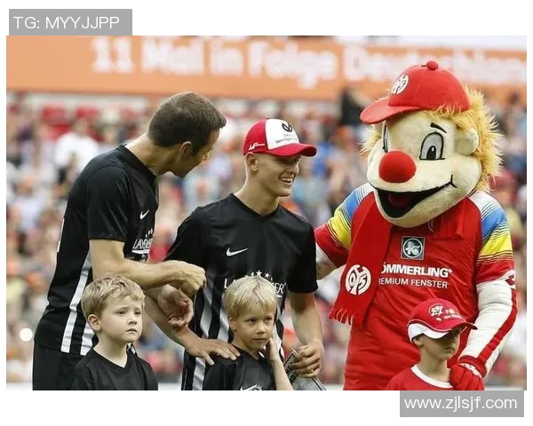 足球明星风采大汇聚精彩瞬间尽在此处的照片展览